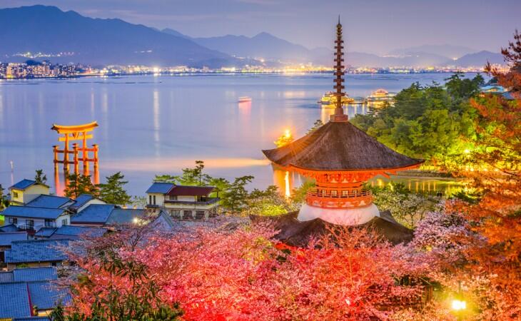 Cosa vedere in Giappone, Miyajima Pagoda con vista sull'oceano