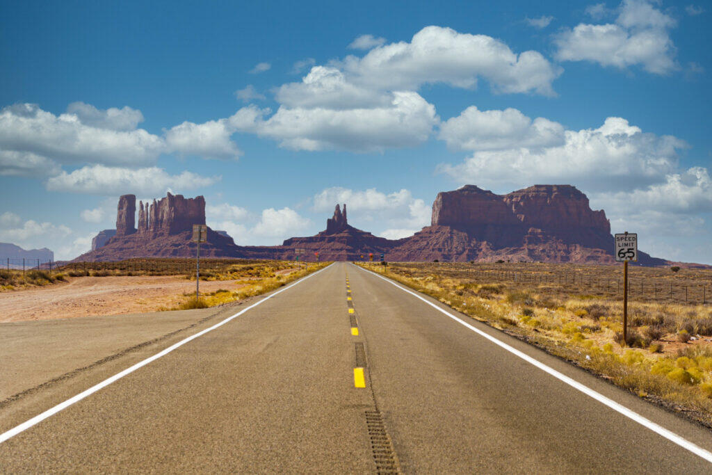 Tour Stati Uniti strada nella Monument Valley