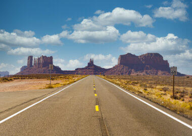 Tour Stati Uniti strada nella Monument Valley