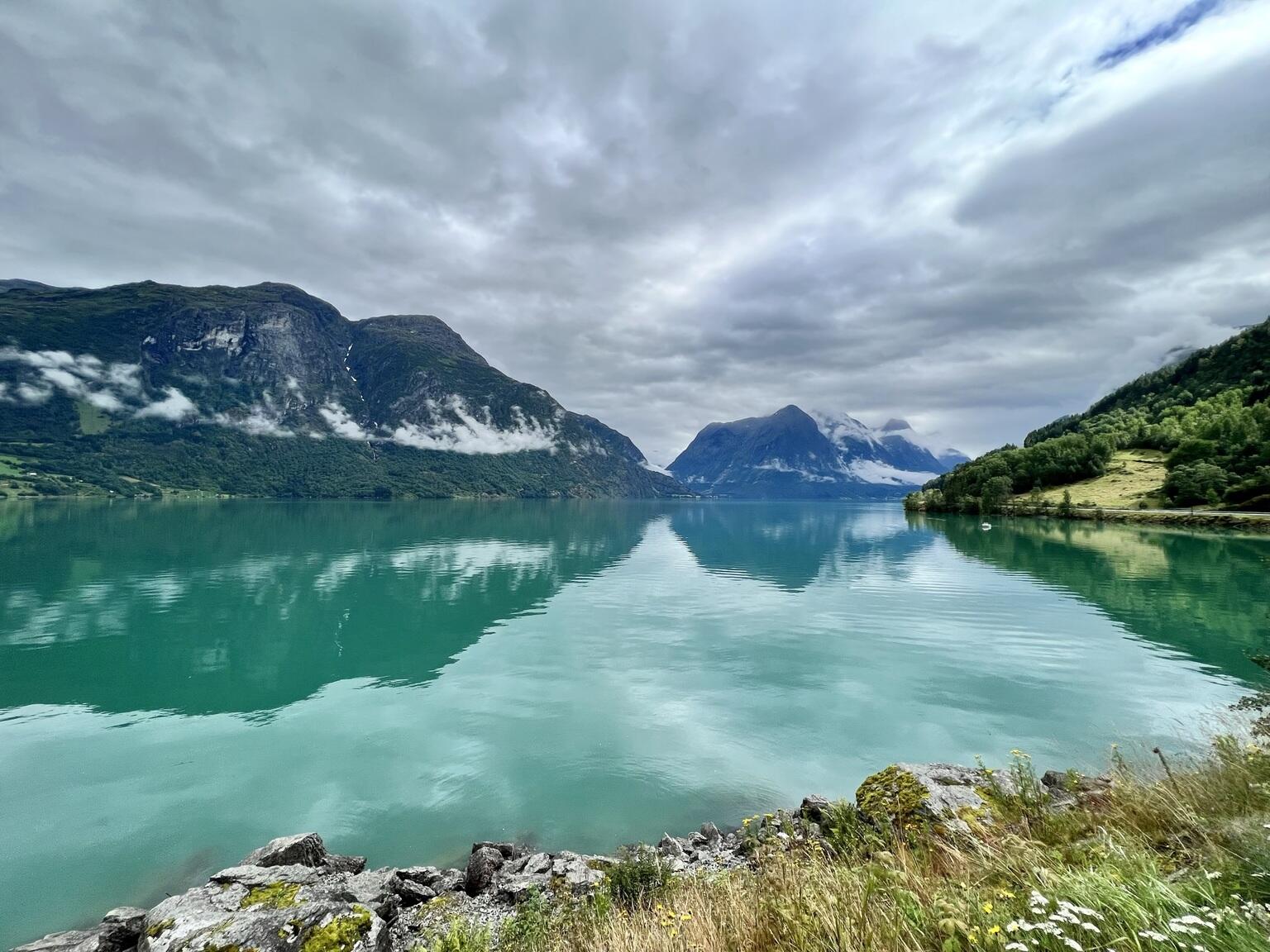 Viaggio Nord Europa, lago in Norvegia