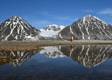 svalbard-Magdalenefjord-01-blueberrytravel