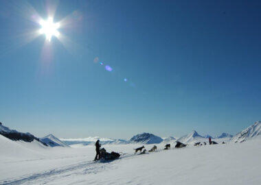 svalbard-husky-safari-01-blueberrytravel