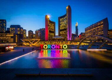 Canada_Toronto1_box_blueberrytravel