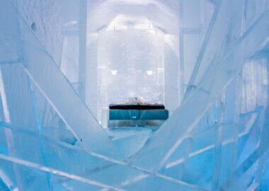 svezia-icehotel-365-art-suite-blueberrytravel