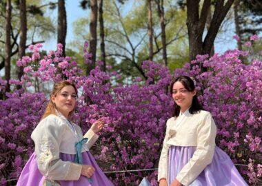 Corea Tour, ragazze vestite in abito tradizionale coreano a Seoul