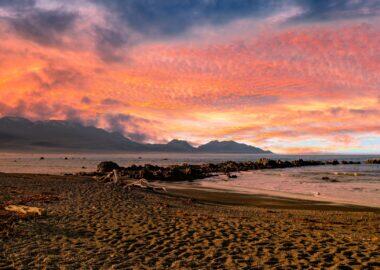 stunning-vibrant-colourful-cloudscape-skies-at-the-kaikoura-coastline-blueberry