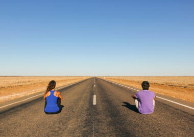 Australia-deserto-coppia-strada-blueberry