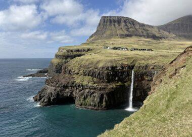 isolefaroe-blueberry-Múlafossur – Gásadalur, Vágar