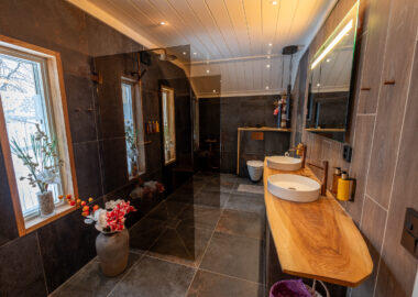 Lapland-Guesthouse-Autumn-Bathroom-2