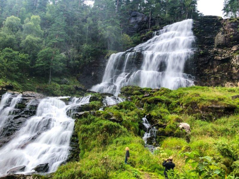 norvegia-fiordi-Svandalsfossen-blueberrytravel